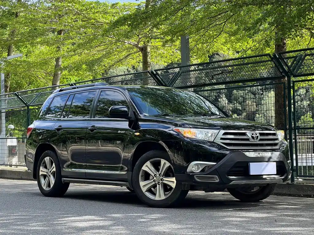 Toyota Highlander 2012 2.7L 7 мест Luxury