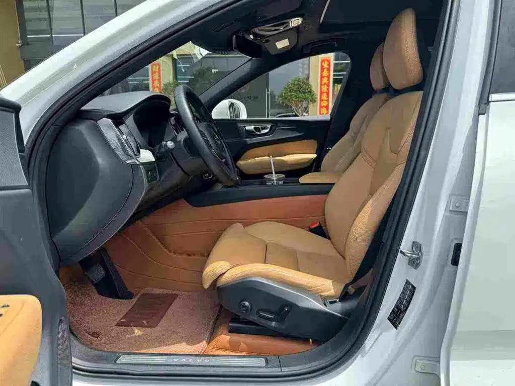 Volvo XC60 2018 T5 Luxury