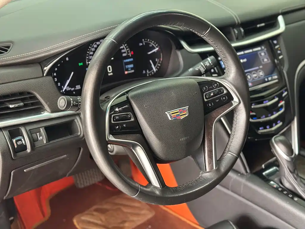 Cadillac XTS 2018 28T