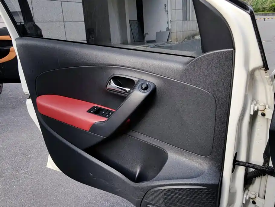 Volkswagen Polo — миниатюра 7