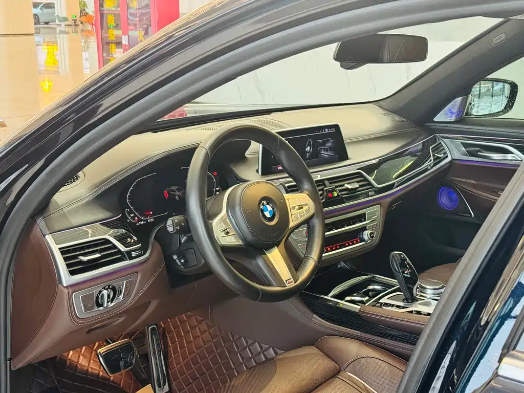 BMW 7 SERIES
