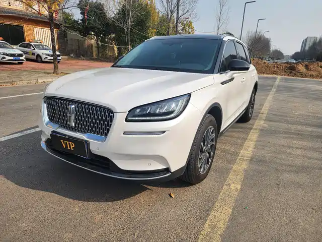 LINCOLN ADVENTURER 2021