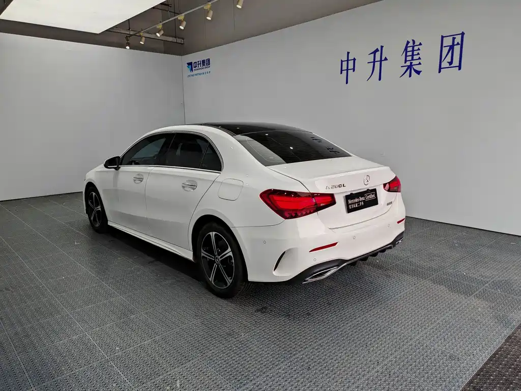 Mercedes-Benz A-Class A 2025 A 200 L Fashion