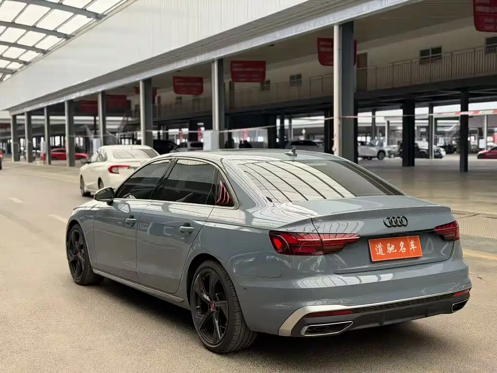 Audi A4L 2022 40 TFSI quattro RS
