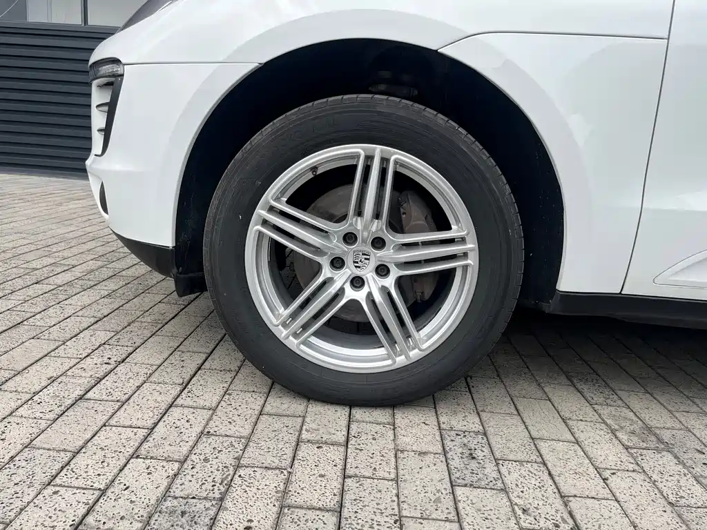 Porsche Macan — миниатюра 14