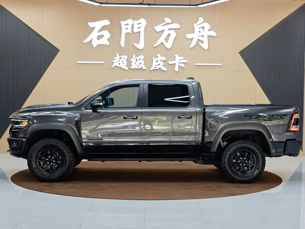 Ram Trucks 2022 6.2T