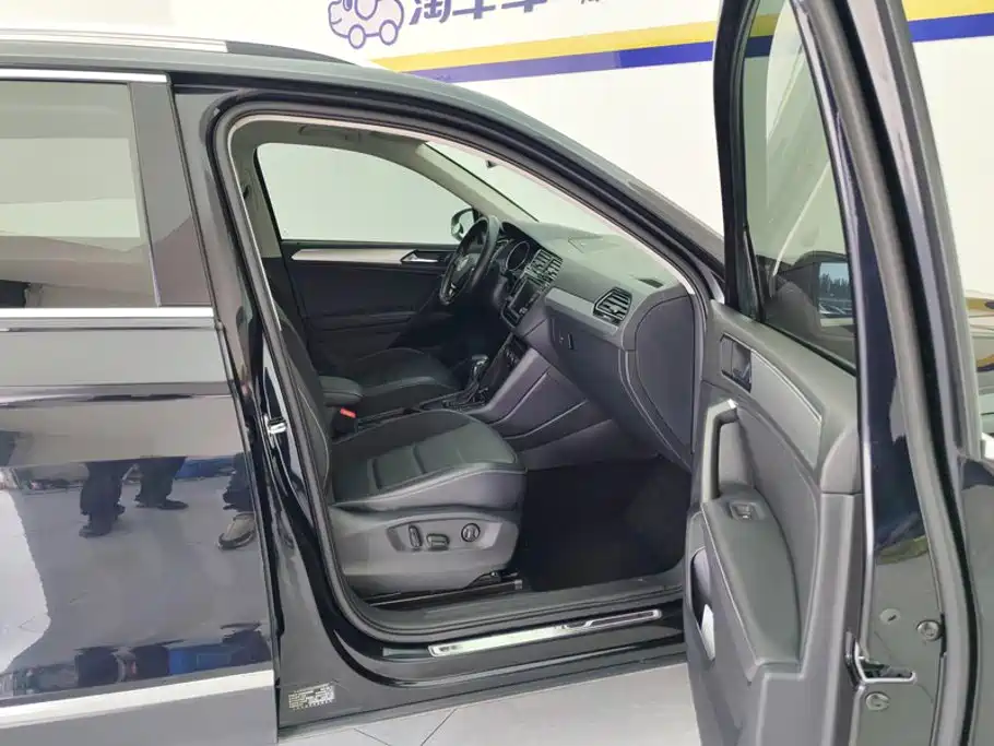 Volkswagen Tiguan L — миниатюра 8