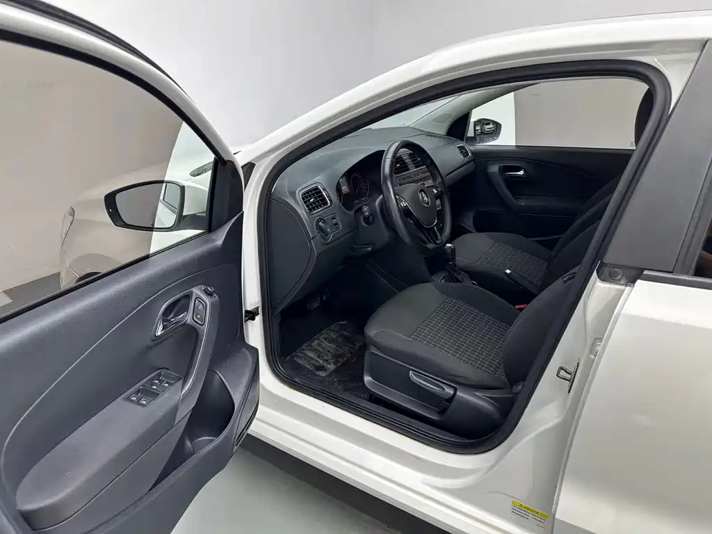 Volkswagen Polo — миниатюра 5