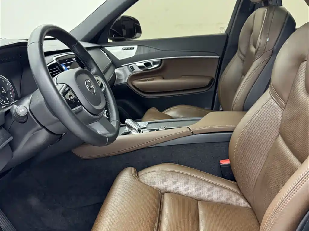Volvo XC90 — миниатюра 8