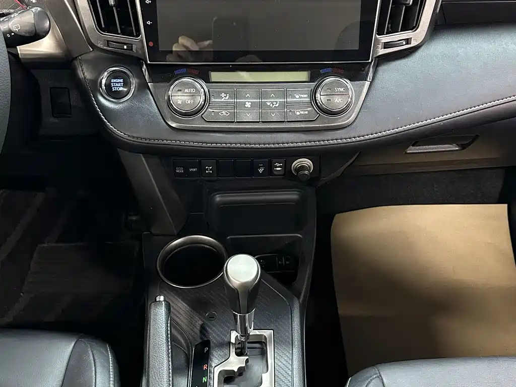 Toyota RAV4 — миниатюра 18