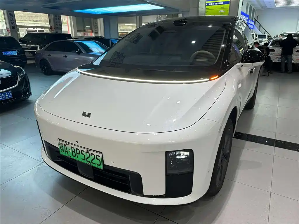 Li Auto 理想i8 2025