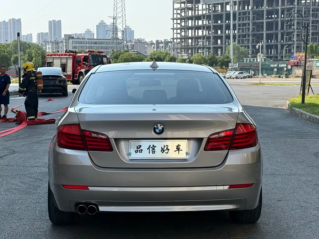 BMW 5 Series — миниатюра 5