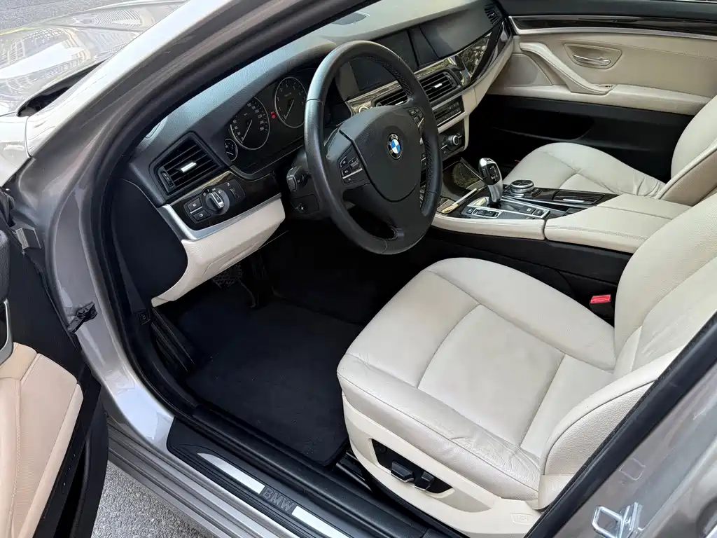 BMW 5 Series — миниатюра 7