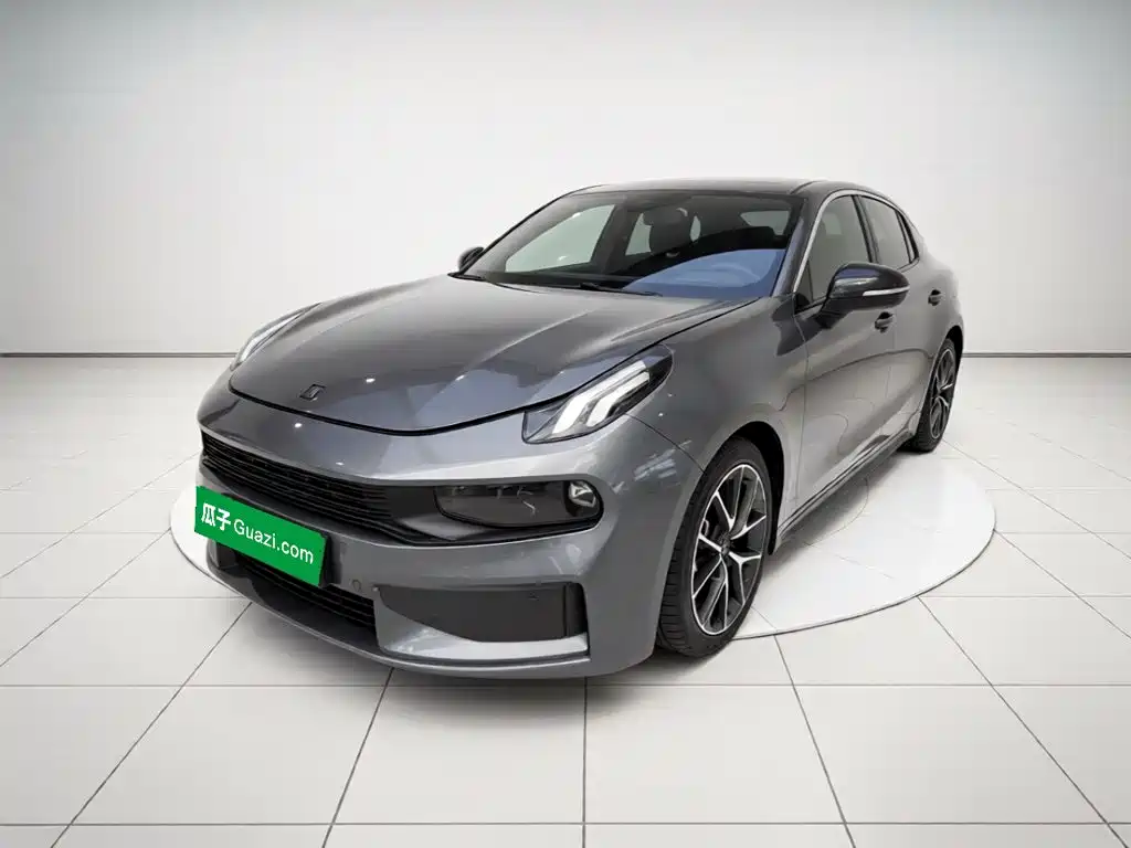 Lynk & Co 03