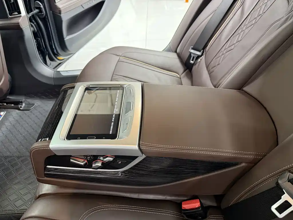 BMW 7 Series — миниатюра 15