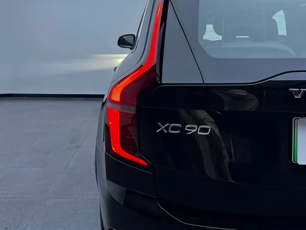 Volvo XC90 PHEV — миниатюра 26