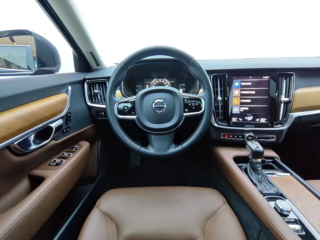 Volvo S90 — миниатюра 15