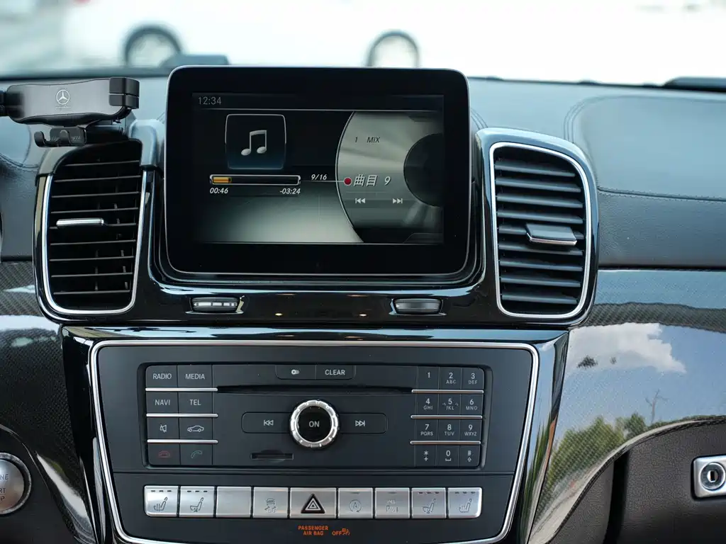Mercedes-Benz GLS — миниатюра 17