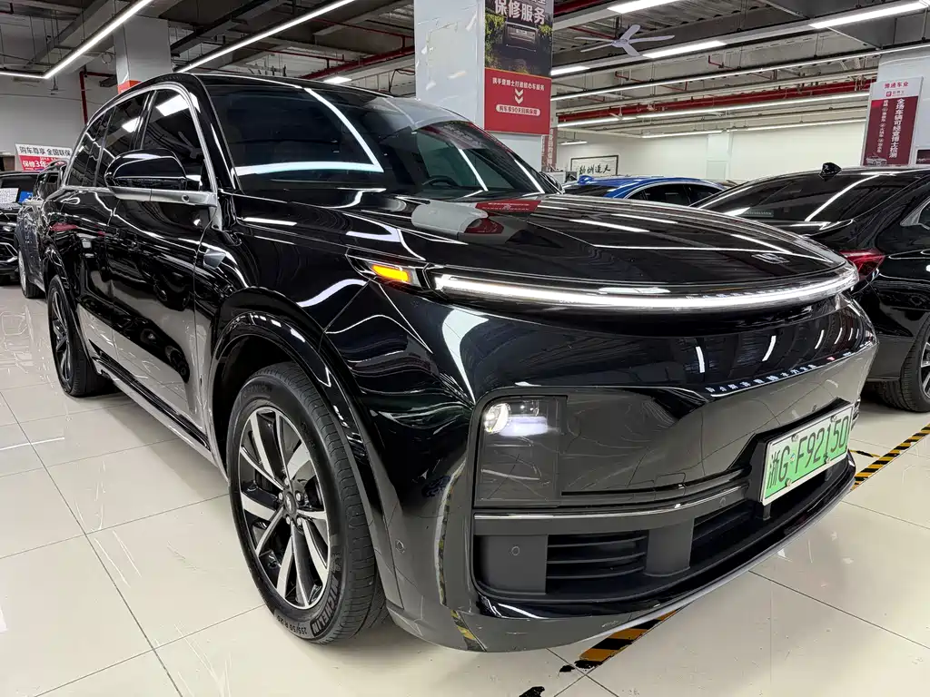 Li Auto L8 2023 Pro