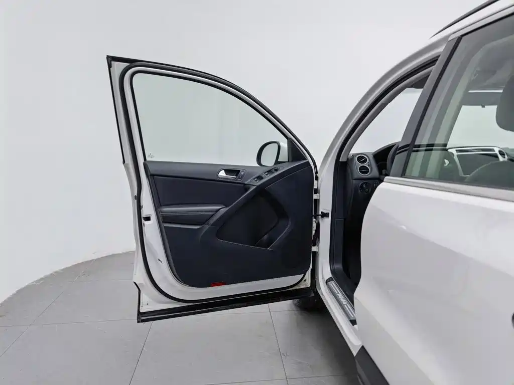 Volkswagen Tiguan — миниатюра 8