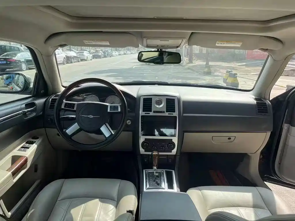 Chrysler 300C 2007 2.7L