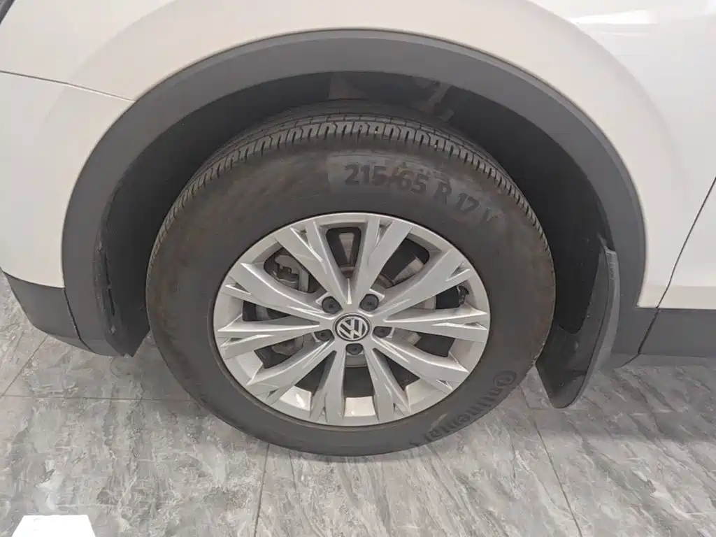 Volkswagen Tiguan L — миниатюра 23