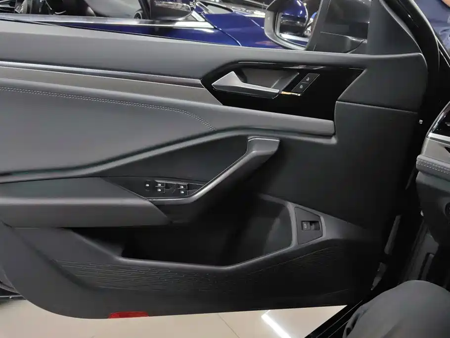 Volkswagen Sagitar — миниатюра 7