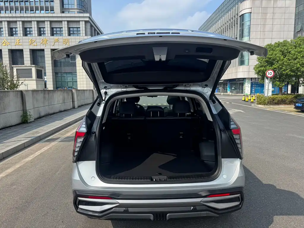 Geely Boyue L — миниатюра 15