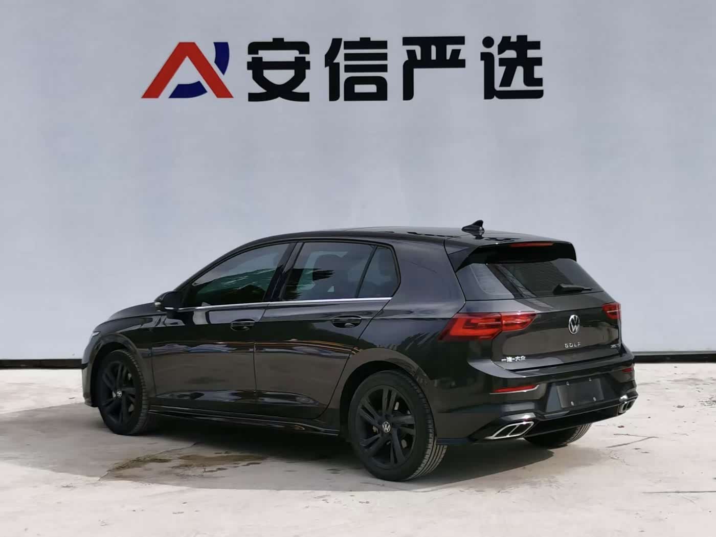 Volkswagen Golf 1.4 л 2023 г. Чёрный, пробег 40000 км