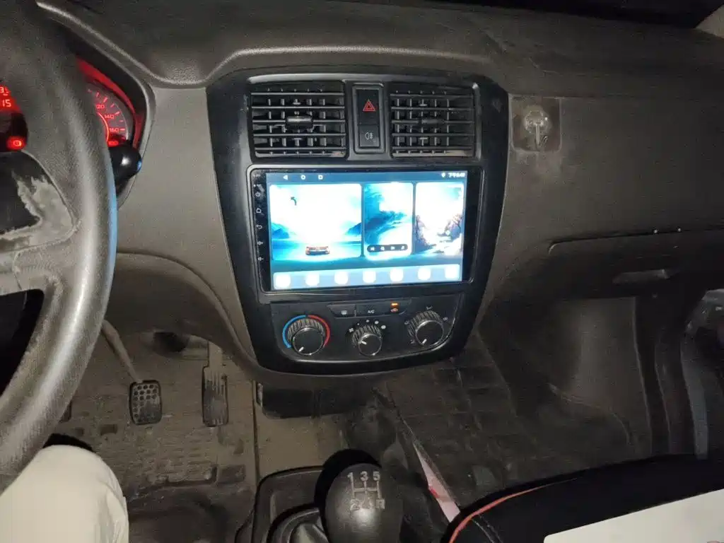 Wuling Rongguang S — миниатюра 6