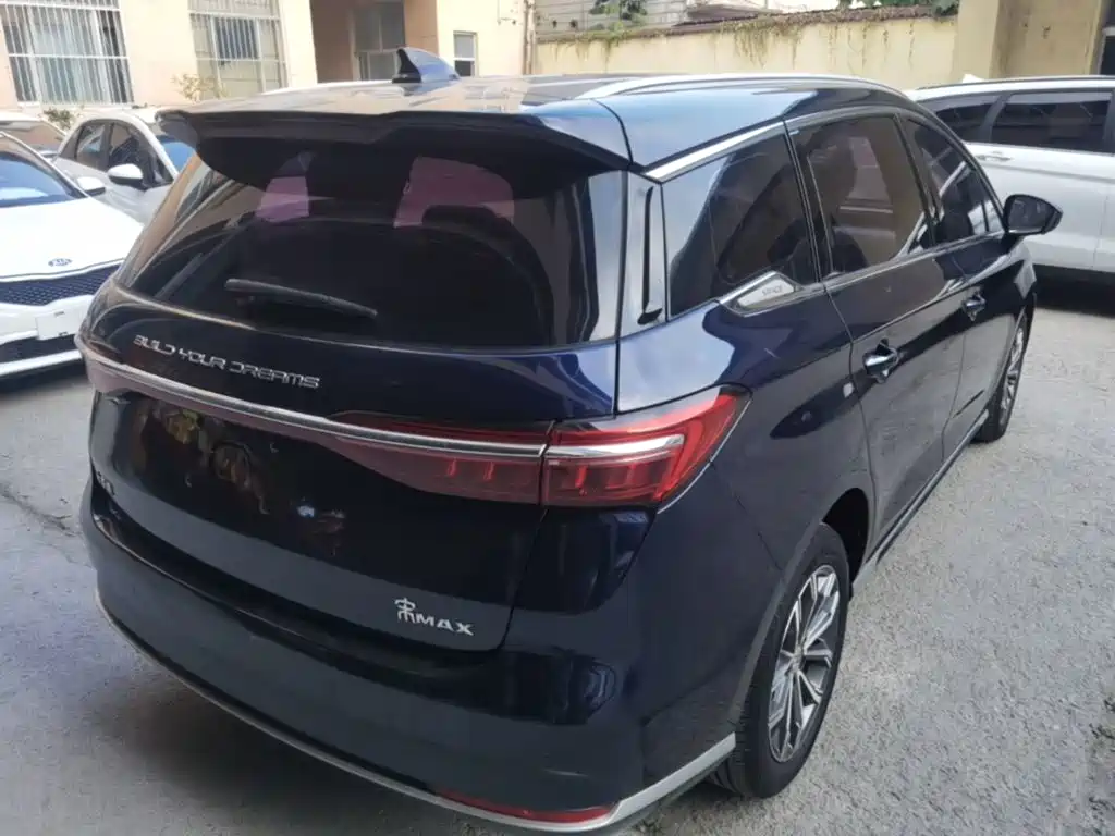 BYD MAX — миниатюра 7