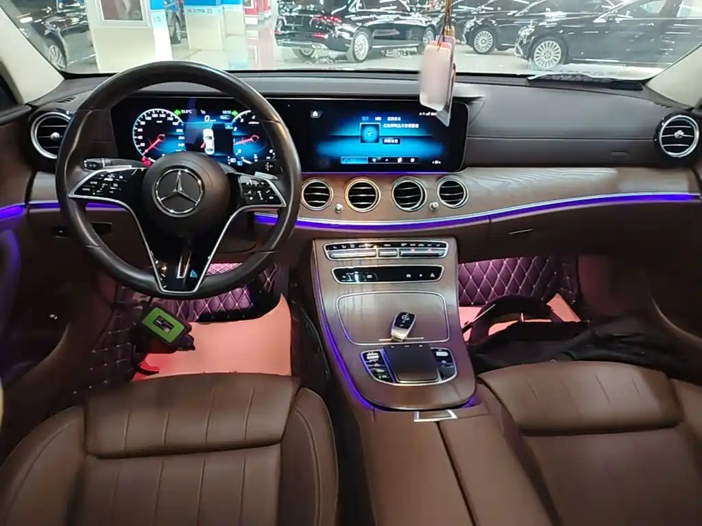 Mercedes-Benz E-Class — миниатюра 10