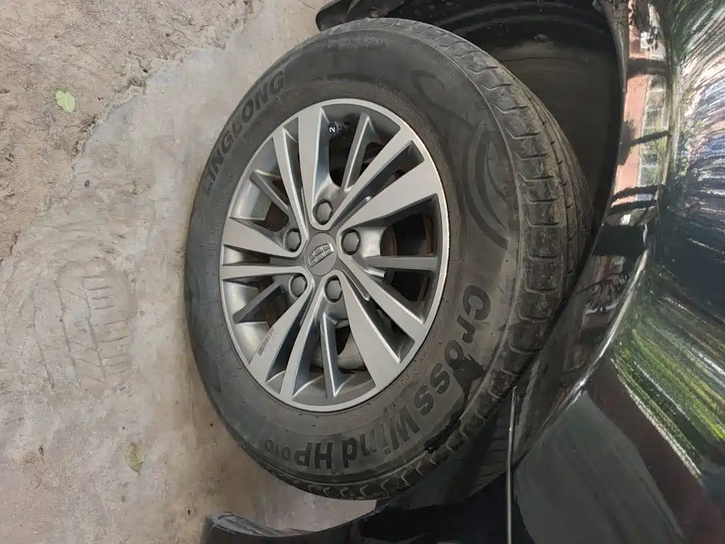 Geely Emgrand — миниатюра 10