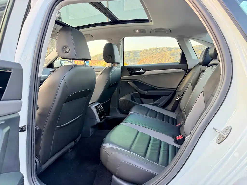 Volkswagen Sagitar — миниатюра 8