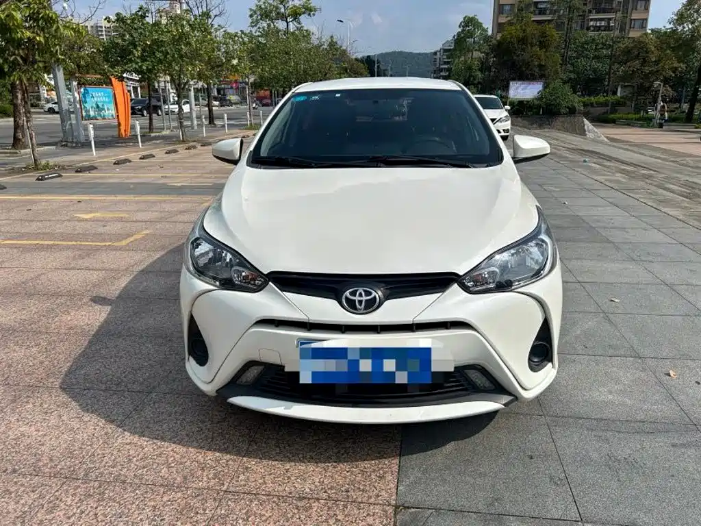 Toyota Yaris L — миниатюра 3