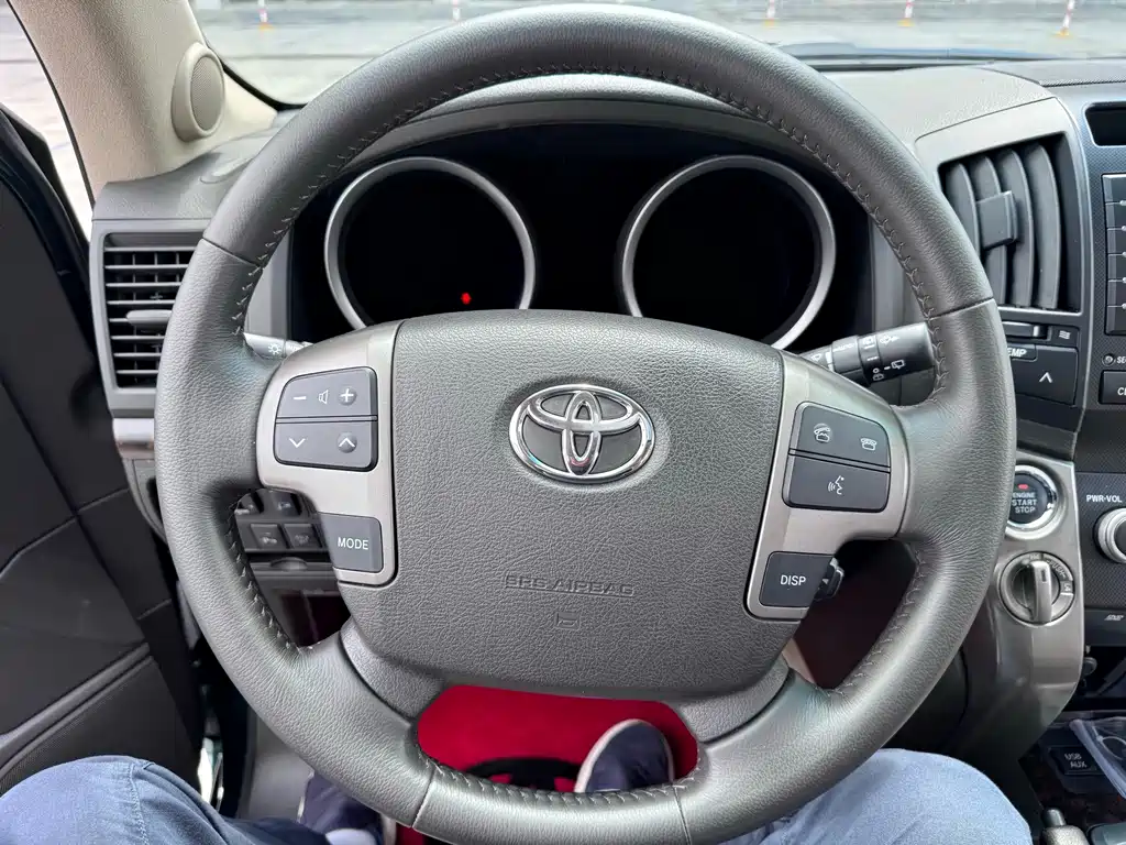 Toyota Land Cruiser — миниатюра 9