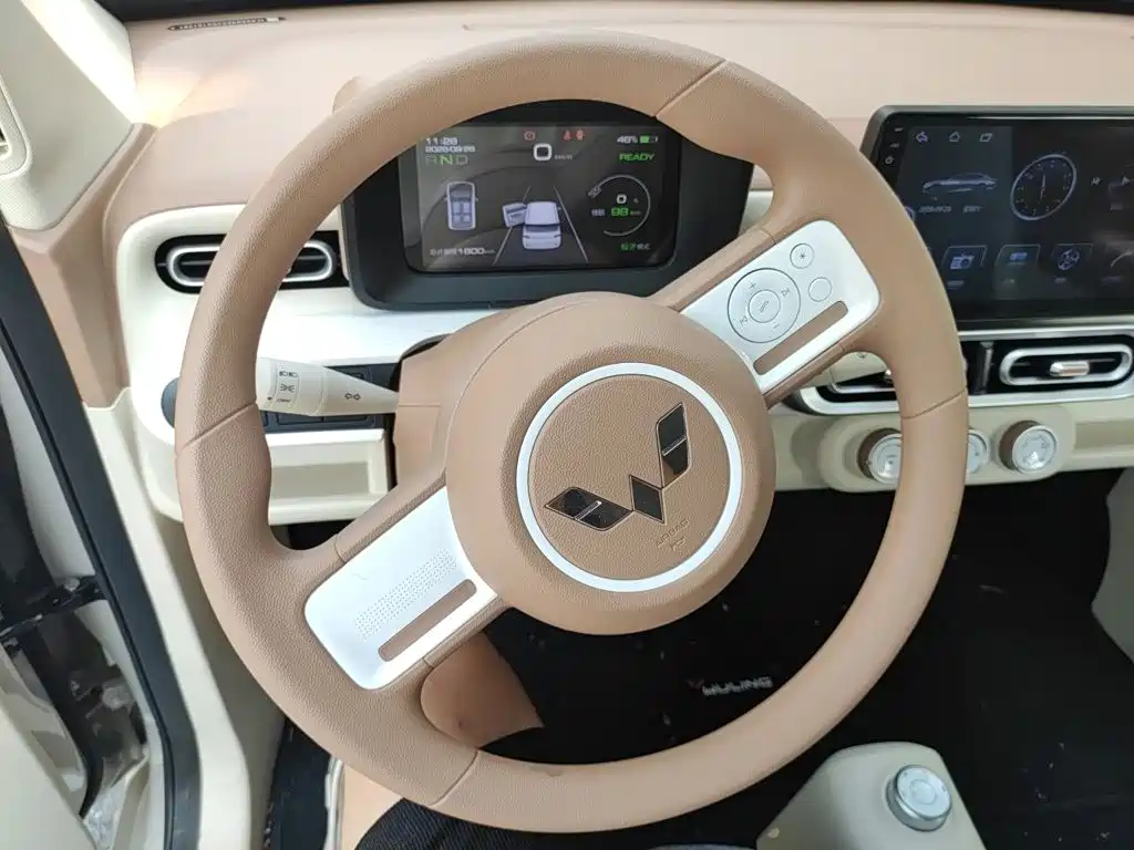 Wuling MINIEV — миниатюра 6