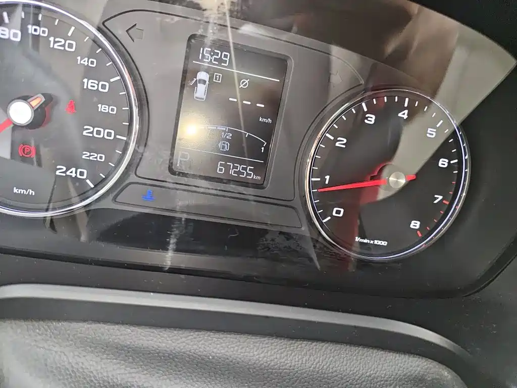 Roewe RX5 — миниатюра 8