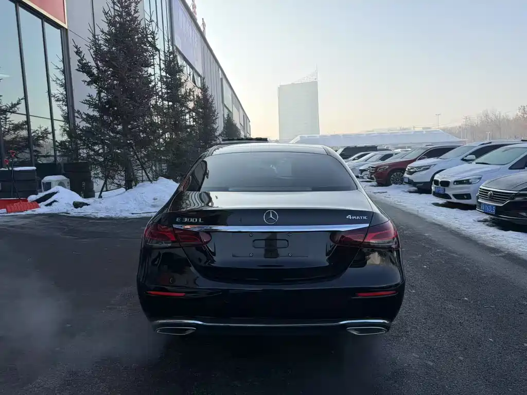 MERCEDES-BENZ E CLASS