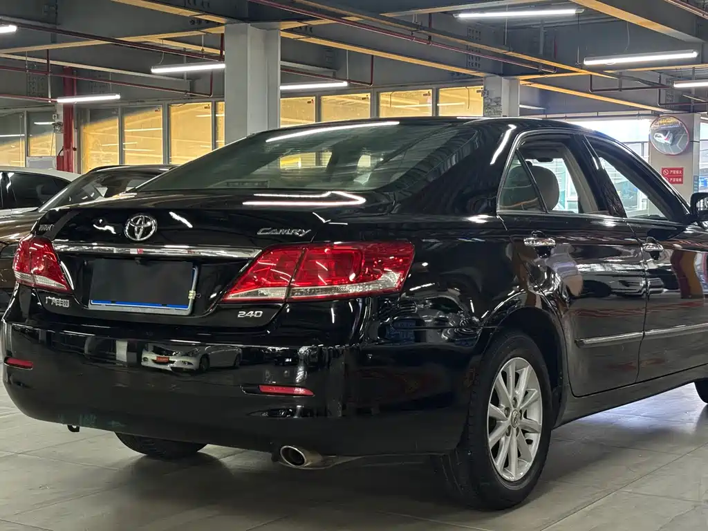 Toyota Camry — миниатюра 15