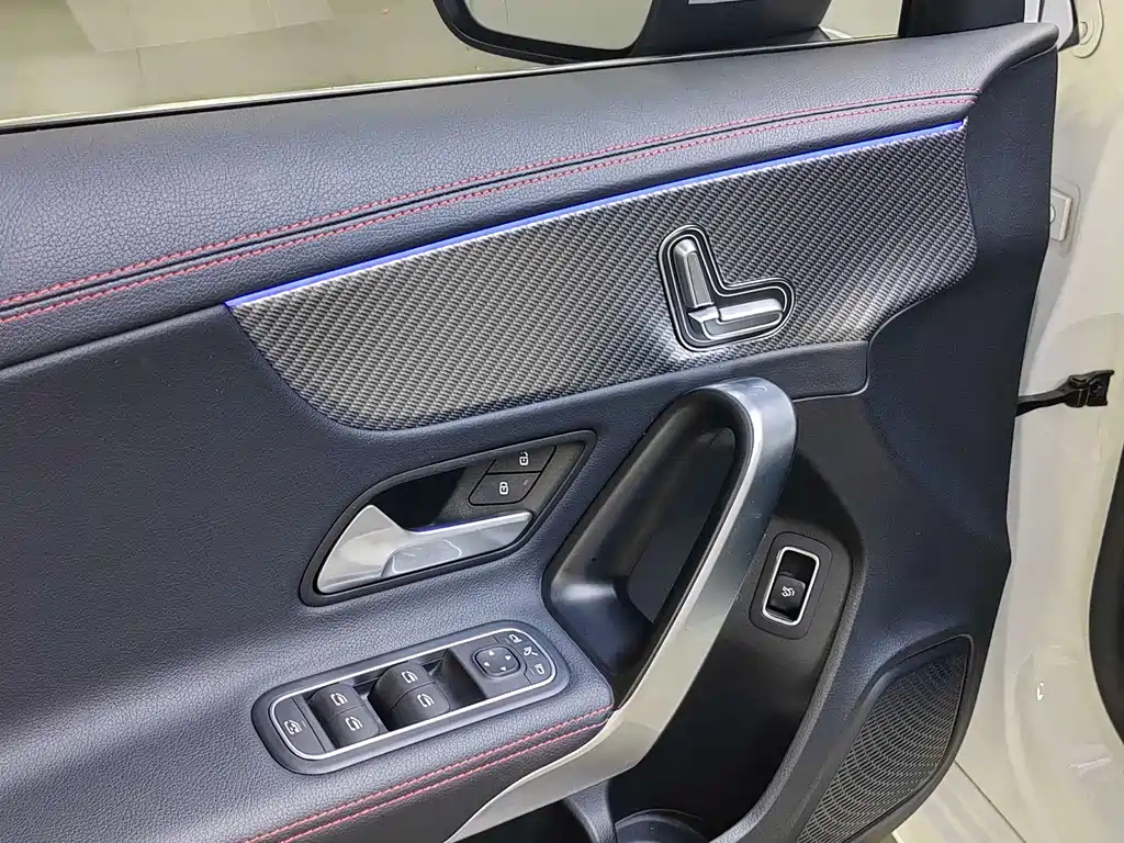 Mercedes-Benz A-Class A 2023 A 200 L Fashion
