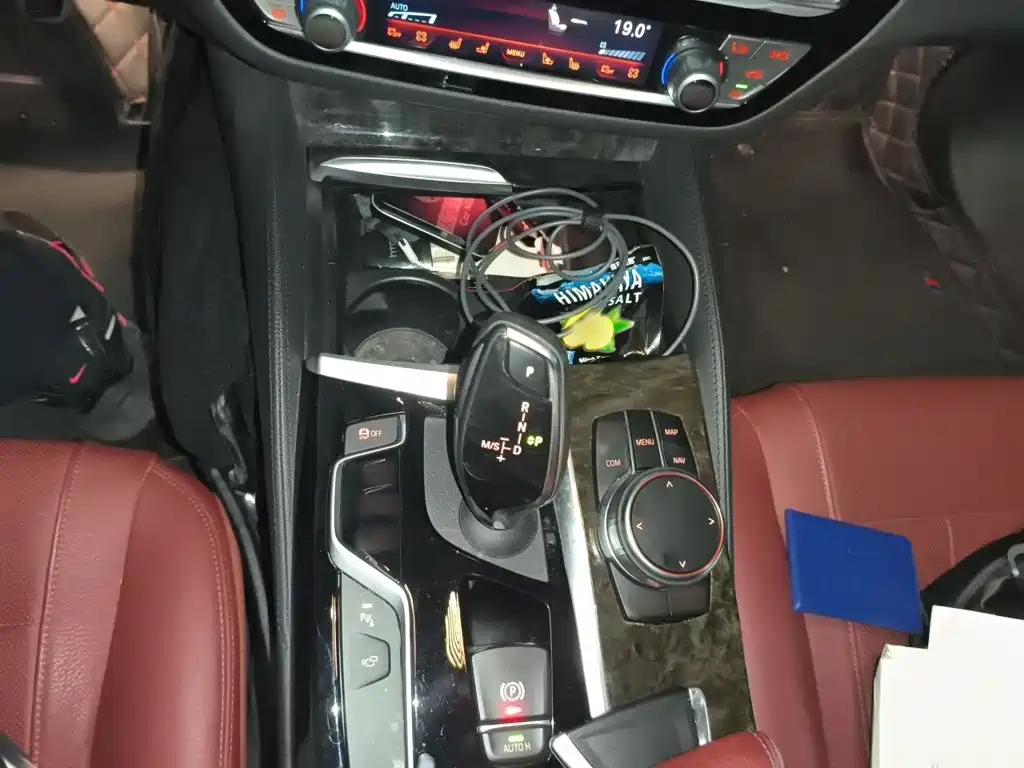 BMW 5 Series — миниатюра 7
