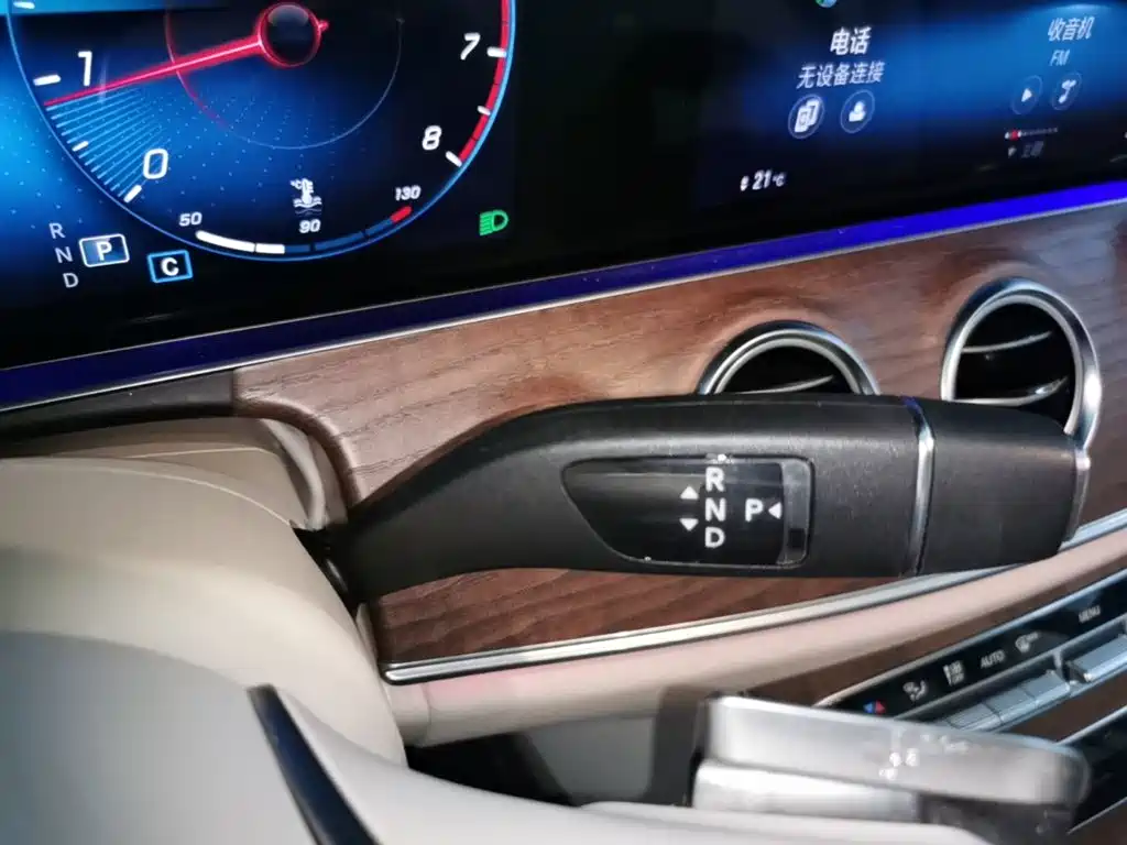 Mercedes-Benz E-Class — миниатюра 14