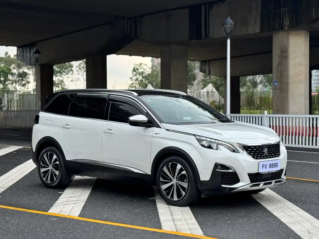 Peugeot 5008 2019 380THP 7 мест Luxury GT