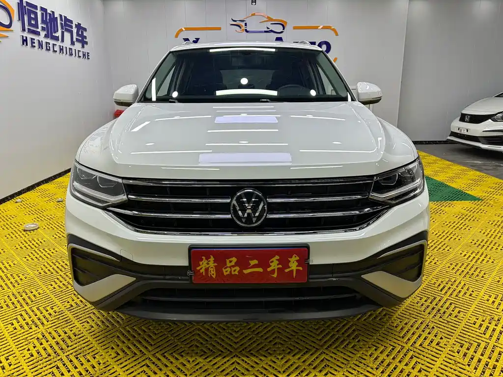Volkswagen Tiguan L — миниатюра 2
