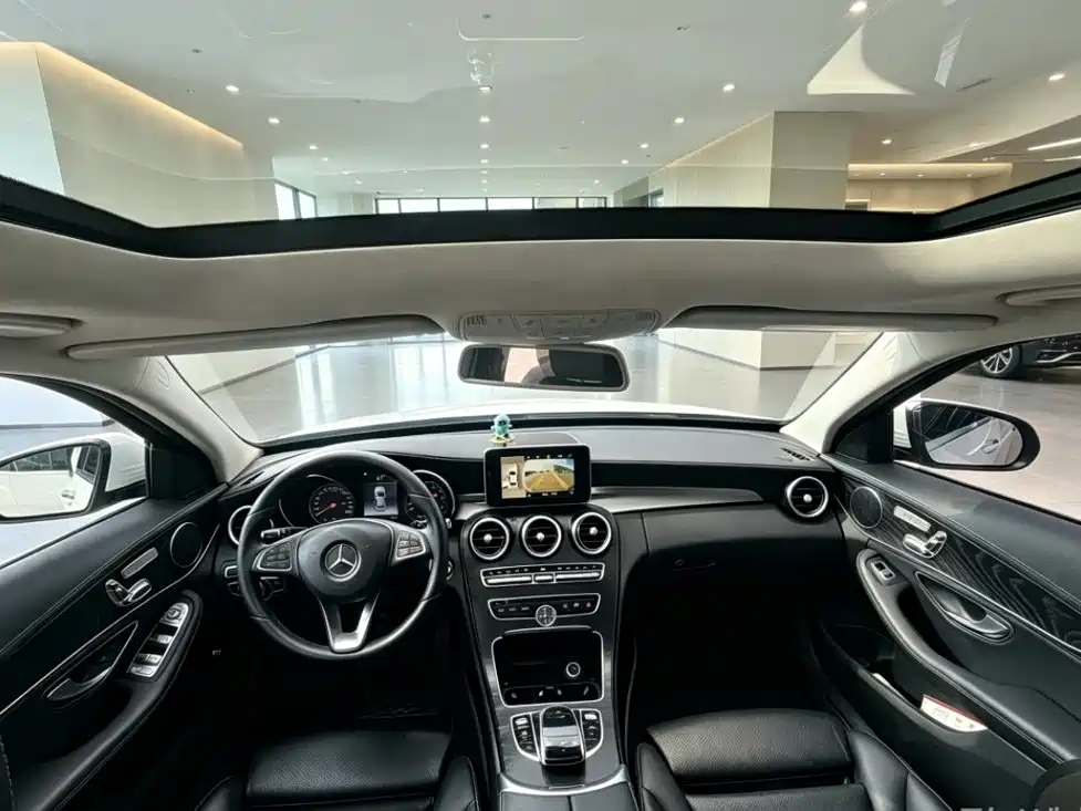 Mercedes-Benz C-Class — миниатюра 5