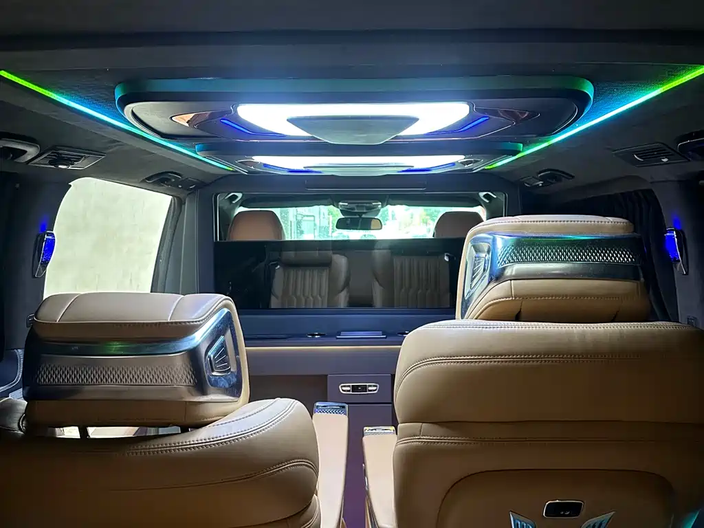 Mercedes-Benz V-Class (Import) — миниатюра 9