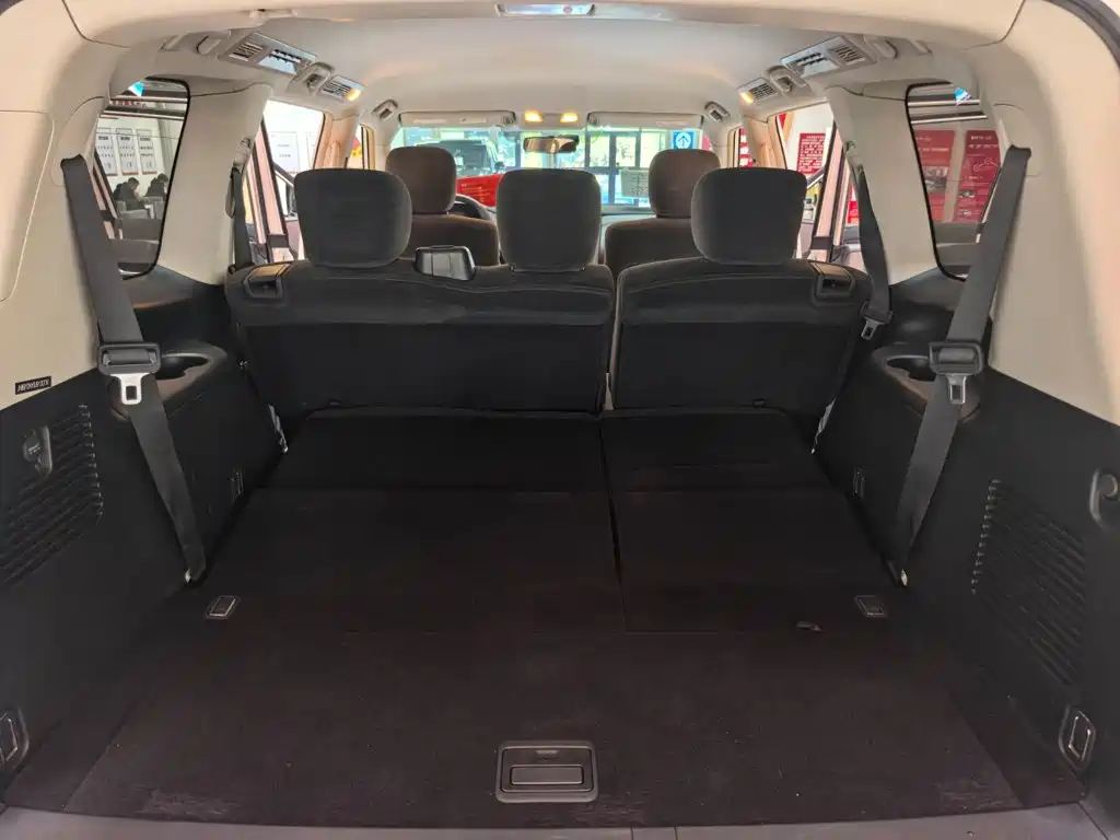 Nissan Patrol — миниатюра 16