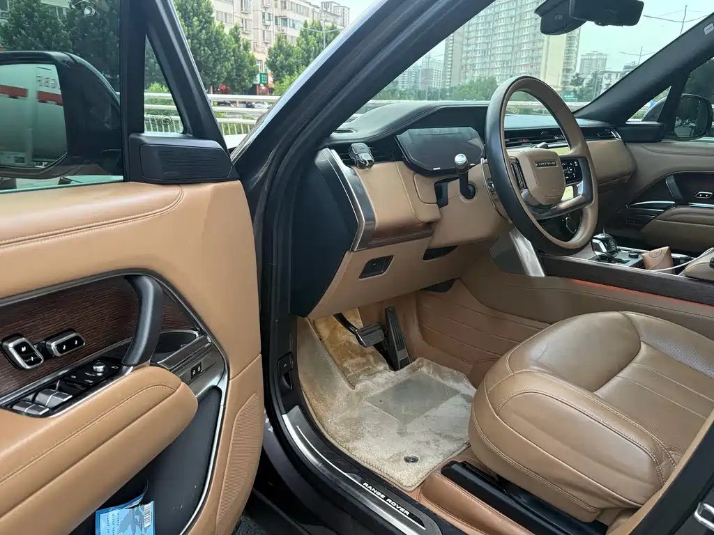 Land Rover Range Rover 2023 3.0 L6 400PS мест Long Wheelbase