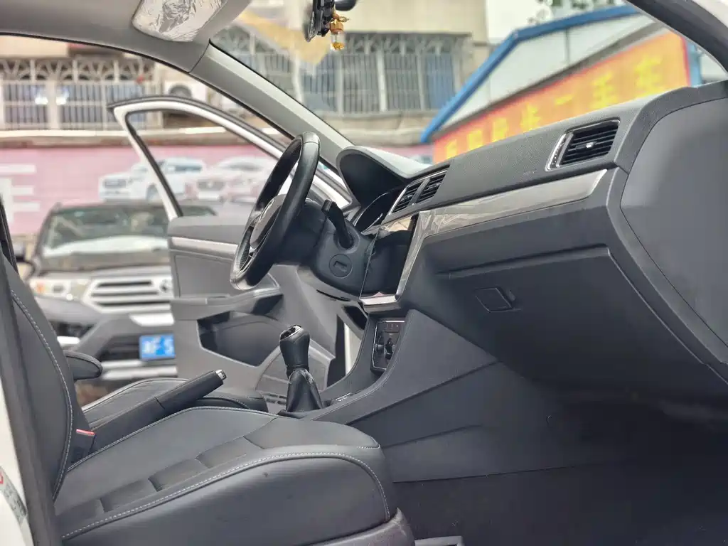 Volkswagen Lavida — миниатюра 11